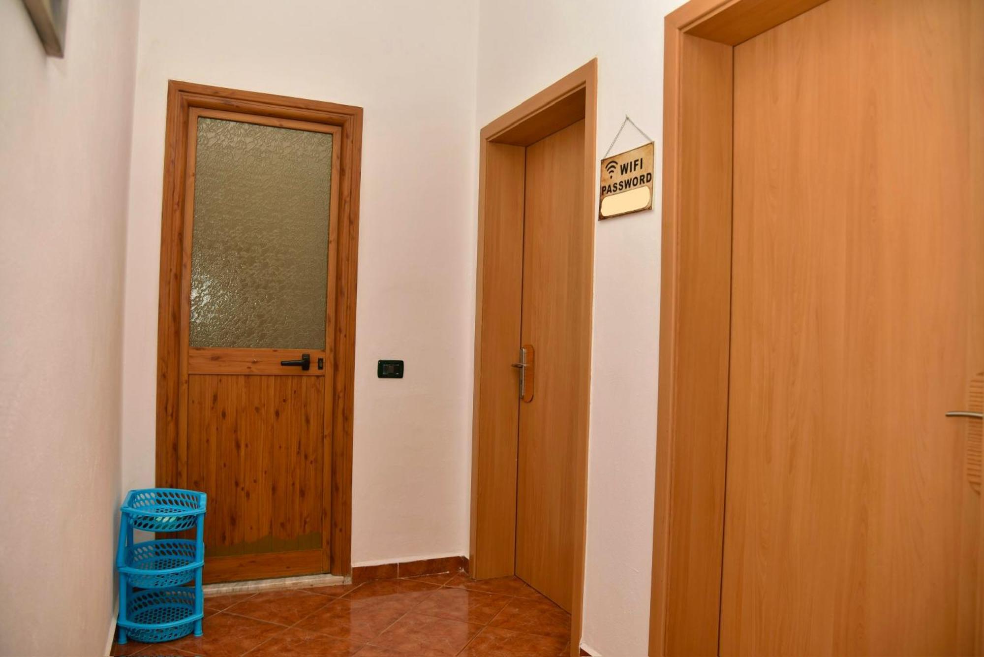 Gridi- Me Qera Apartment *